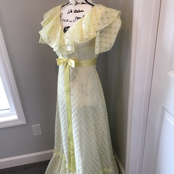 Vintage Yellow Ruffle Sleeve Dress - Picture 3 of 6